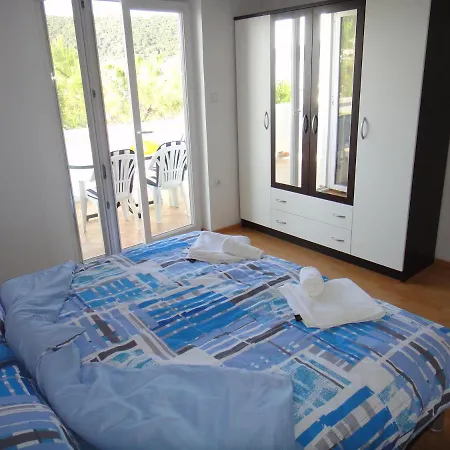 Vidas At Sea With Pier Apartment *