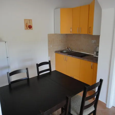 Apartment Vidas At Sea With Pier Supetarska Draga