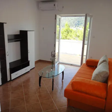 Vidas At Sea With Pier Apartment